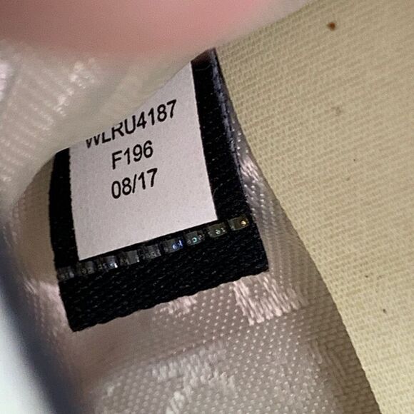 Kate Spade leather lavender envelope wallet - Picture 2 of 6